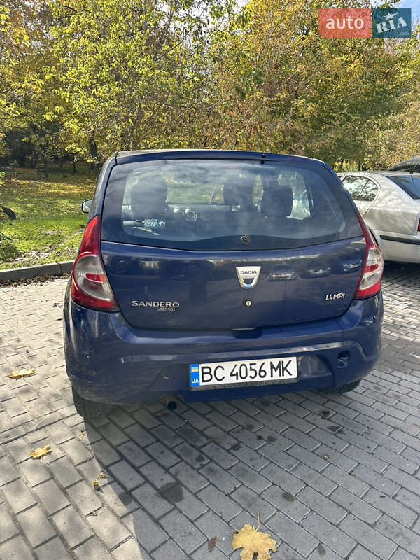 Хэтчбек Dacia Sandero 2009 в Львове