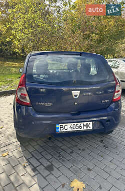 Хэтчбек Dacia Sandero 2009 в 