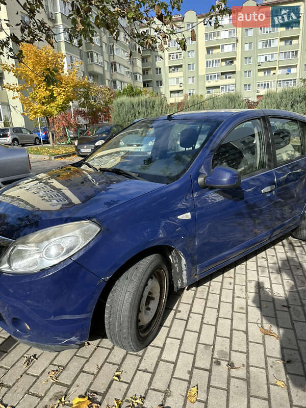 Хэтчбек Dacia Sandero 2009 в Львове