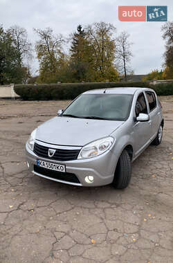 Хетчбек Dacia Sandero 2012 в Конотопі