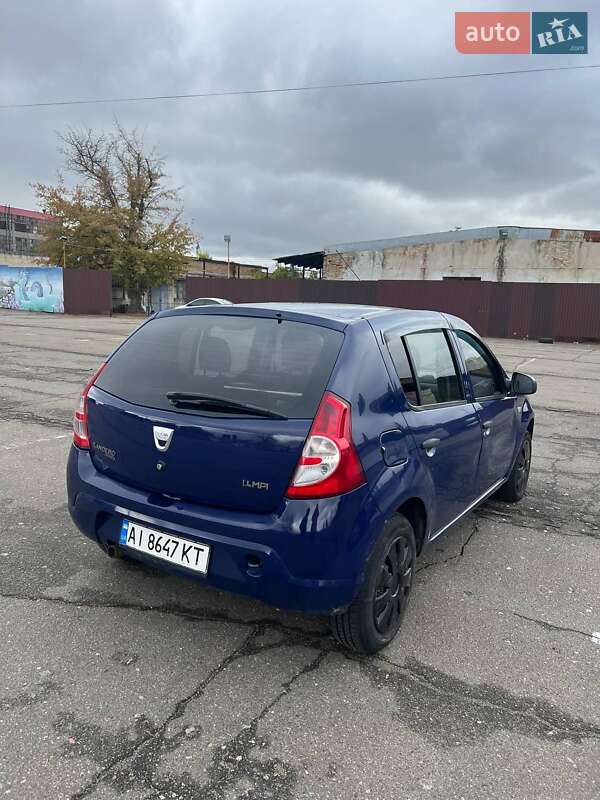 Хэтчбек Dacia Sandero 2009 в Броварах