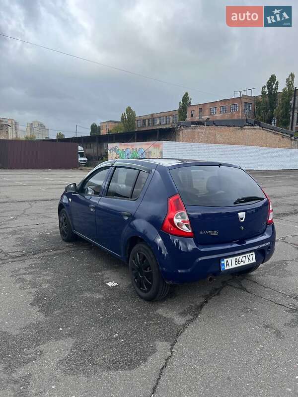 Хэтчбек Dacia Sandero 2009 в Броварах