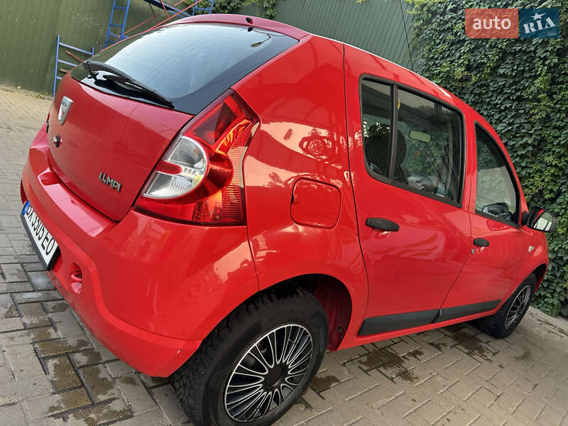 Хетчбек Dacia Sandero 2009 в Хмельницькому