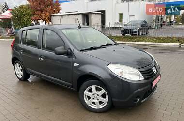 Хэтчбек Dacia Sandero 2009 в 