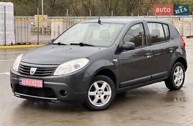 Хэтчбек Dacia Sandero 2009 в 