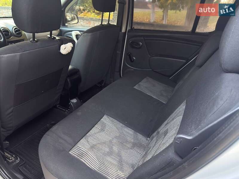Хэтчбек Dacia Sandero 2009 в Кагарлыке фото 8 Хэтчбек Dacia Sandero 2009 в Кагарлыке
