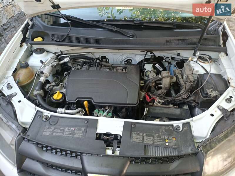 Хэтчбек Dacia Sandero 2013 в Вознесенске фото 4 Хэтчбек Dacia Sandero 2013 в Вознесенске