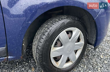Хэтчбек Dacia Sandero 2008 в 