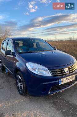 Хэтчбек Dacia Sandero 2009 в Ивано-Франковске