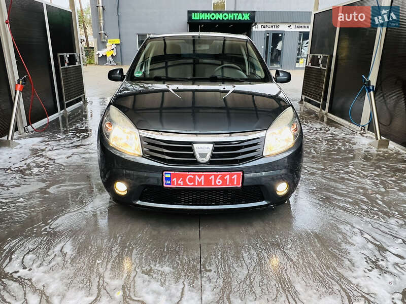 Хетчбек Dacia Sandero 2008 в Києві