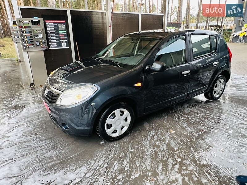 Хетчбек Dacia Sandero 2008 в Києві