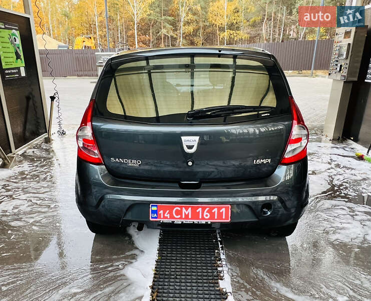 Хетчбек Dacia Sandero 2008 в Києві