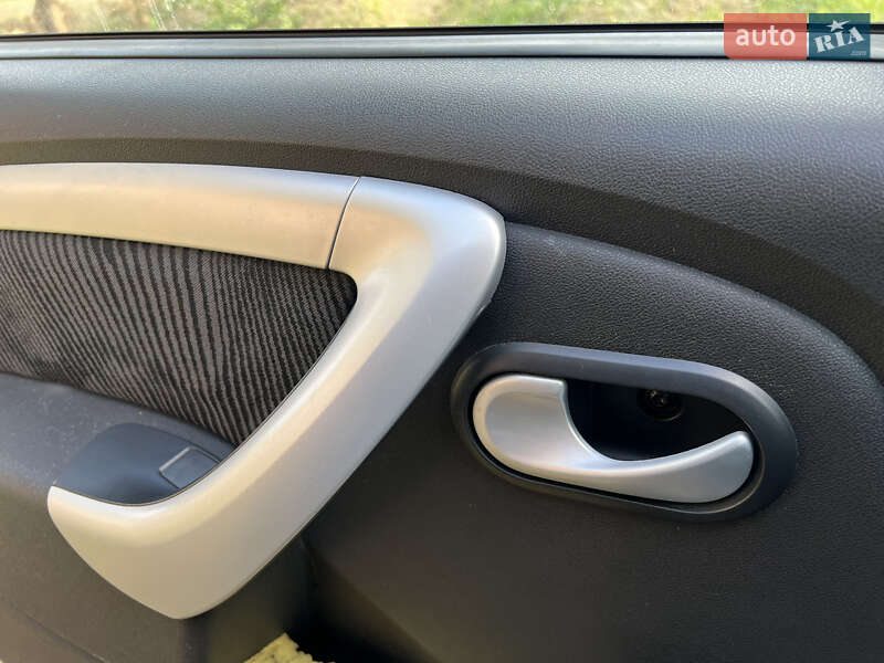 Хетчбек Dacia Sandero 2008 в Києві