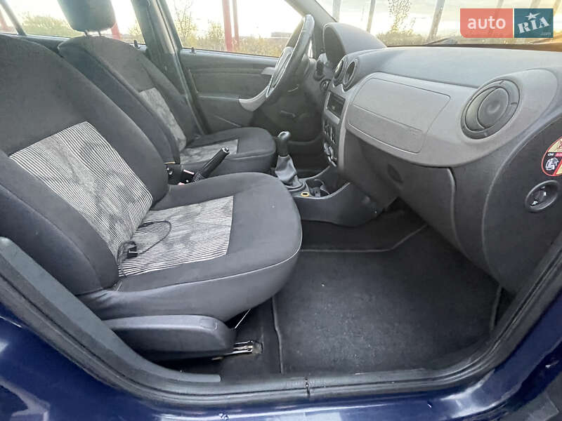 Хетчбек Dacia Sandero 2010 в Луцьку