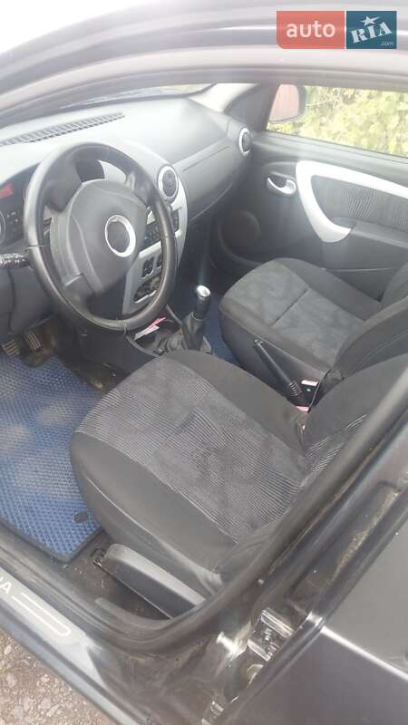 Хетчбек Dacia Sandero 2008 в Вінниці