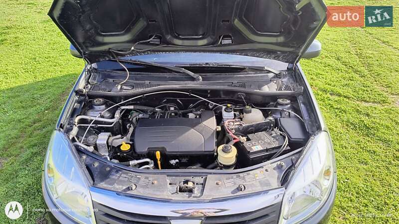 Хэтчбек Dacia Sandero 2011 в Вознесенске