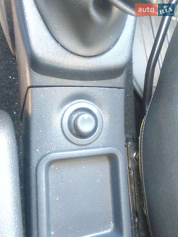 Хэтчбек Dacia Sandero 2011 в Черкассах фото 9 Хэтчбек Dacia Sandero 2011 в Черкассах