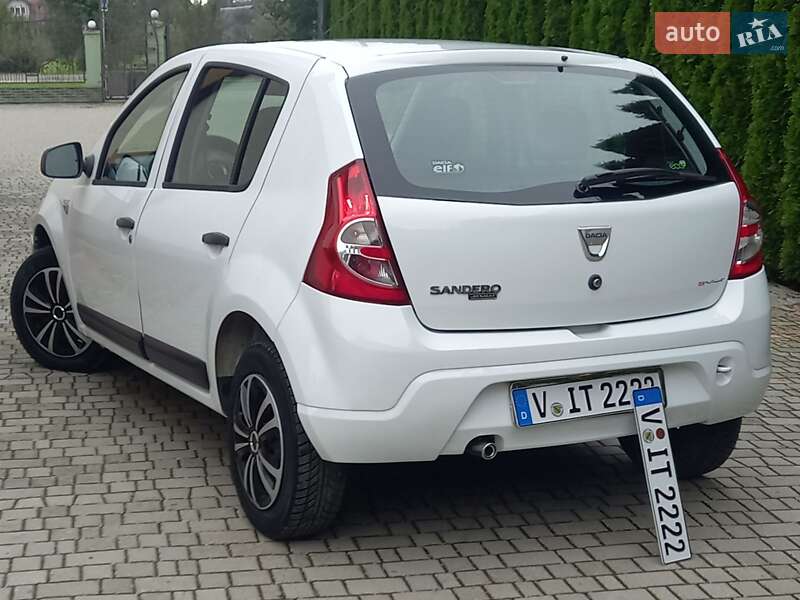 Хэтчбек Dacia Sandero 2009 в Самборе фото 29 Хэтчбек Dacia Sandero 2009 в Самборе