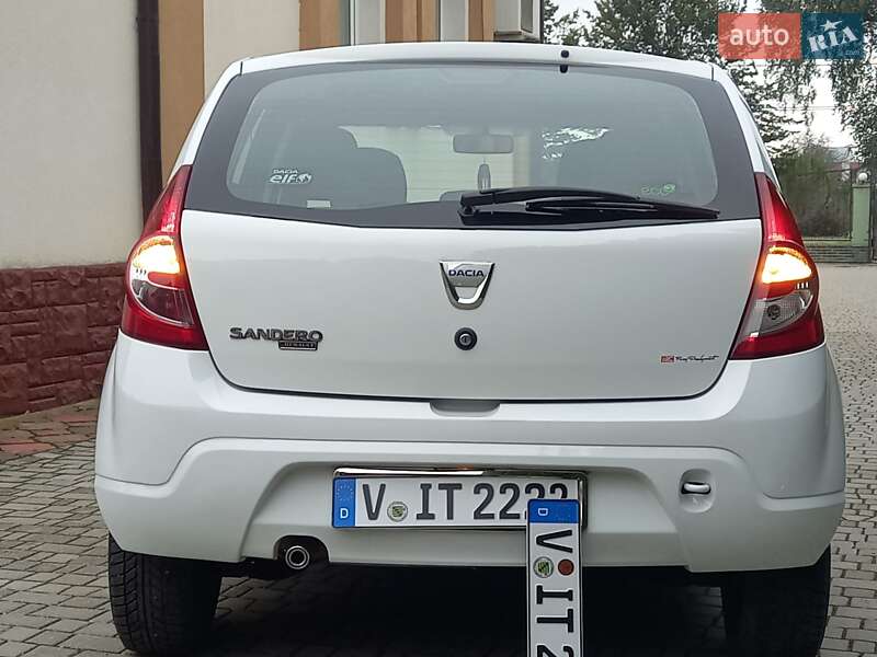 Хэтчбек Dacia Sandero 2009 в Самборе фото 41 Хэтчбек Dacia Sandero 2009 в Самборе