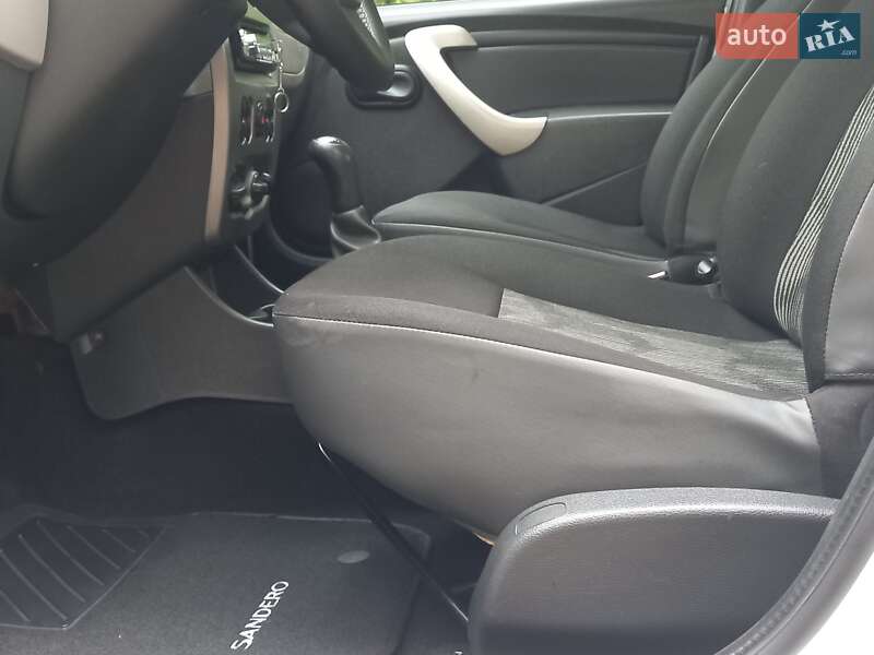 Хэтчбек Dacia Sandero 2009 в Самборе фото 64 Хэтчбек Dacia Sandero 2009 в Самборе