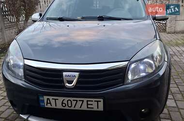 Хэтчбек Dacia Sandero 2011 в Ивано-Франковске