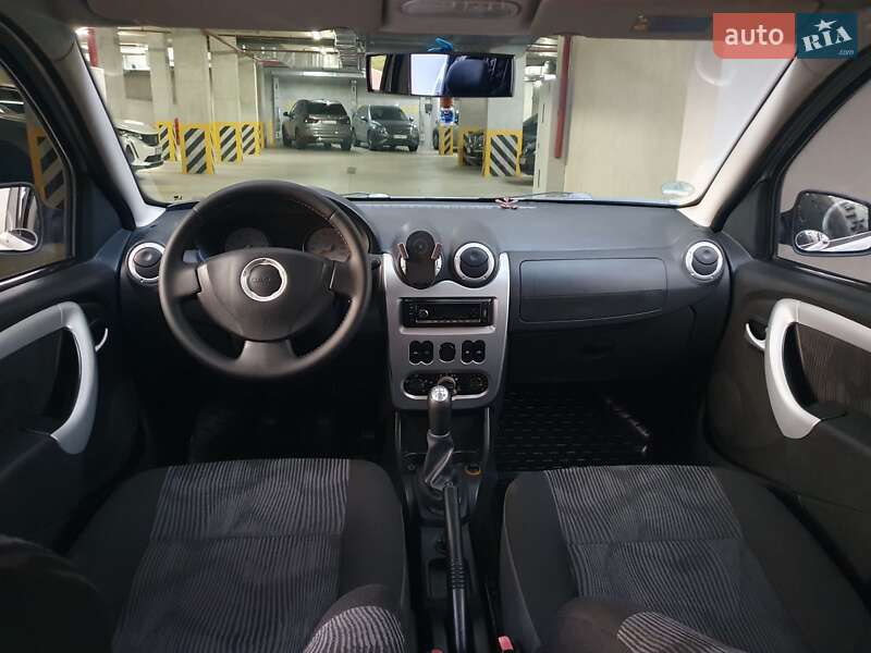 Хэтчбек Dacia Sandero 2009 в Львове фото 22 Хэтчбек Dacia Sandero 2009 в Львове
