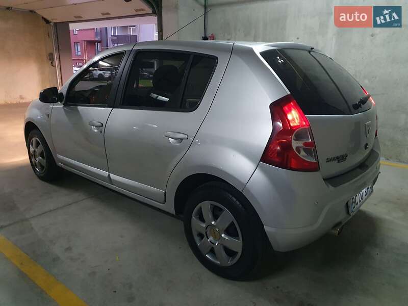 Хэтчбек Dacia Sandero 2009 в Львове фото 33 Хэтчбек Dacia Sandero 2009 в Львове