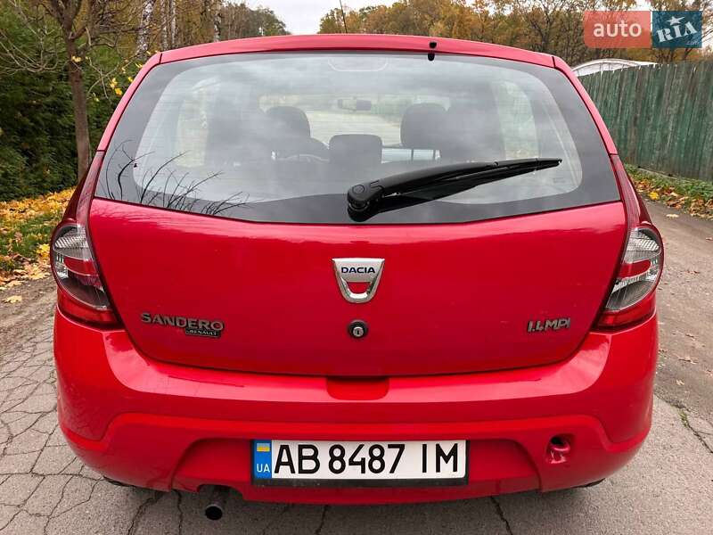 Хэтчбек Dacia Sandero 2009 в Виннице