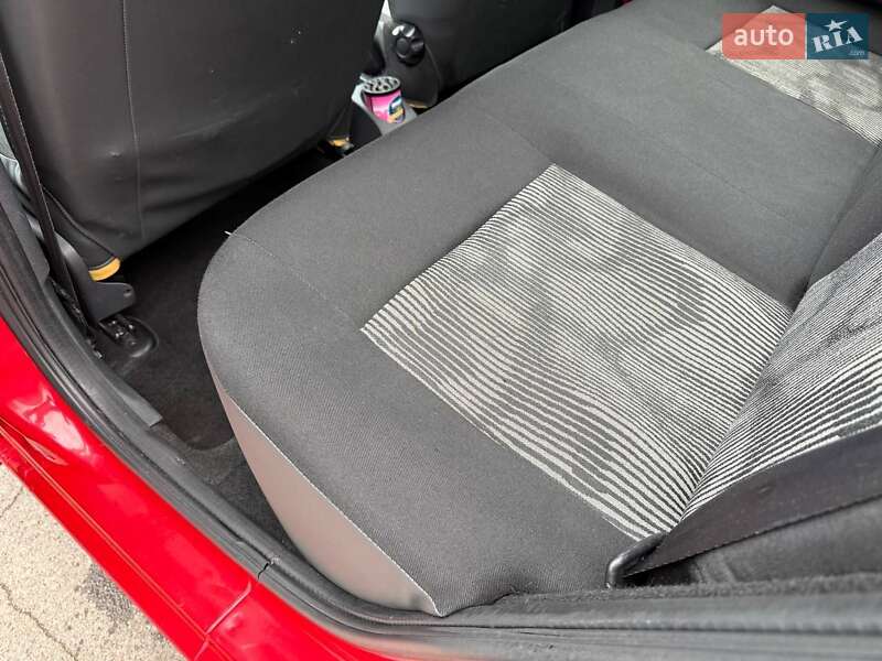 Хэтчбек Dacia Sandero 2009 в Виннице