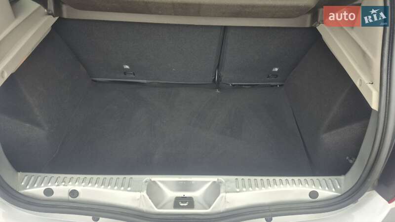 Хэтчбек Dacia Sandero 2013 в Сумах