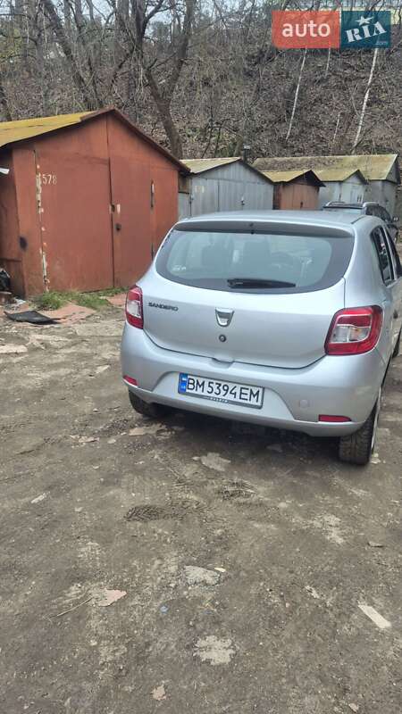 Хэтчбек Dacia Sandero 2013 в Сумах