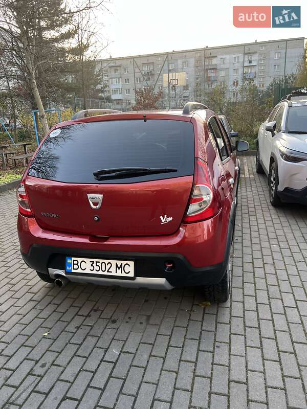 Хэтчбек Dacia Sandero 2011 в Львове