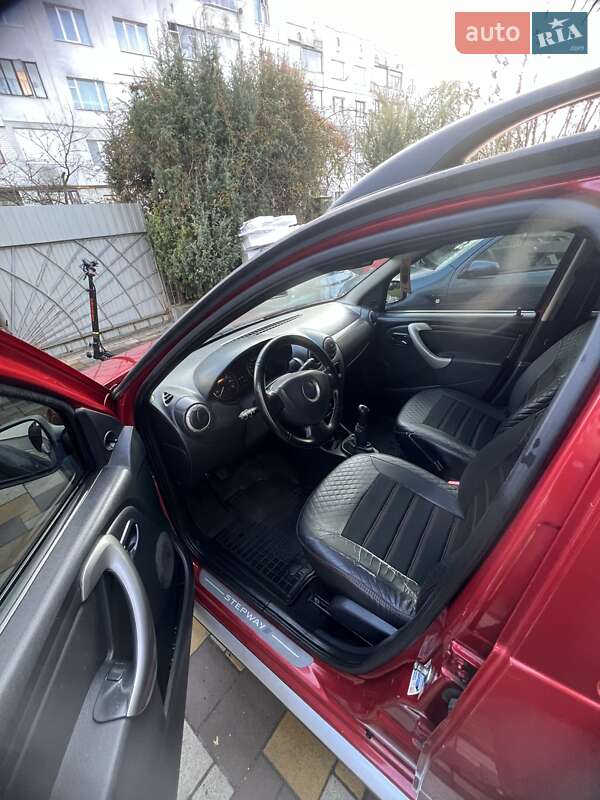 Хэтчбек Dacia Sandero 2011 в Львове