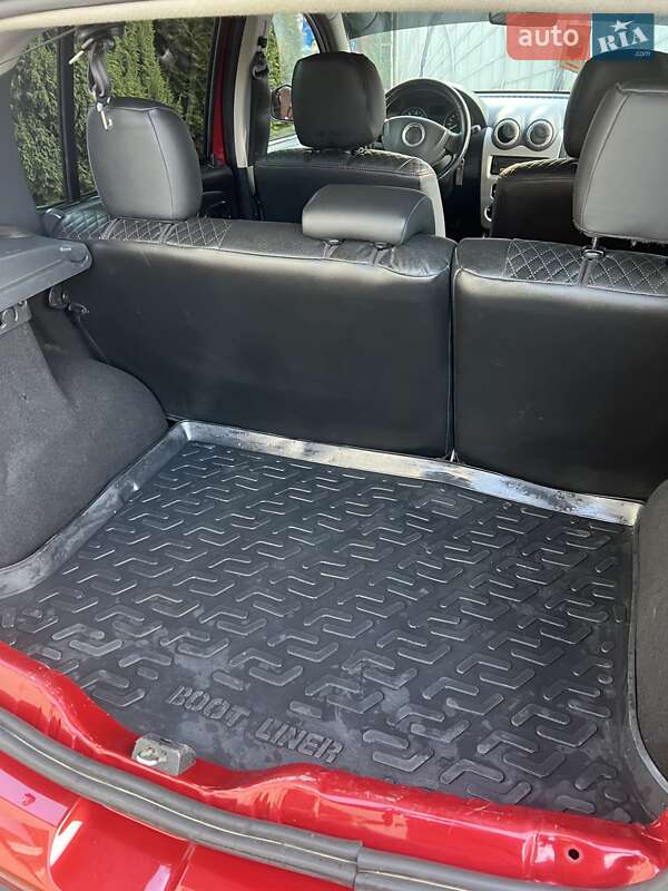 Хэтчбек Dacia Sandero 2011 в Львове