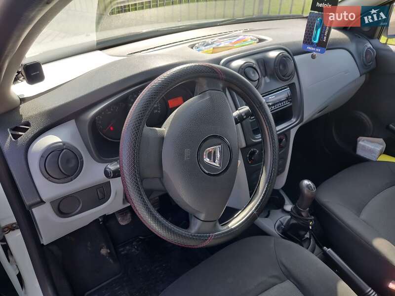 Хэтчбек Dacia Sandero 2013 в Луцке