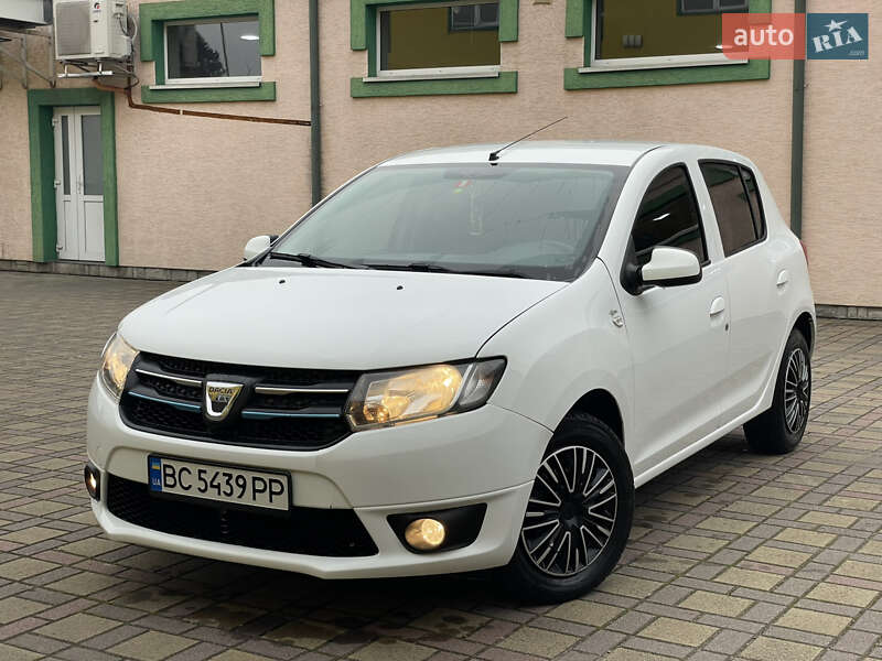 Хэтчбек Dacia Sandero 2016 в Стрые