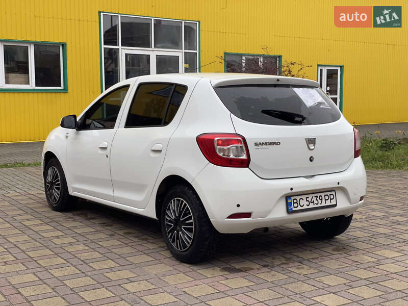 Хэтчбек Dacia Sandero 2016 в Стрые