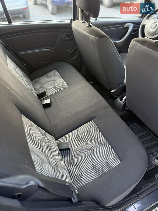 Хэтчбек Dacia Sandero 2009 в Луцке фото 91 Хэтчбек Dacia Sandero 2009 в Луцке