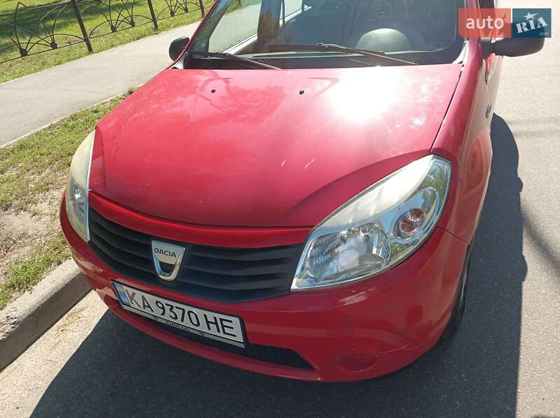 Хетчбек Dacia Sandero 2009 в Києві