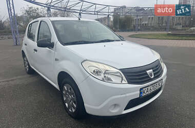 Хэтчбек Dacia Sandero 2012 в Киеве
