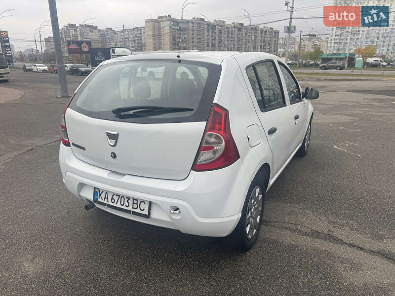 Хэтчбек Dacia Sandero 2012 в Киеве фото 6 Хэтчбек Dacia Sandero 2012 в Киеве