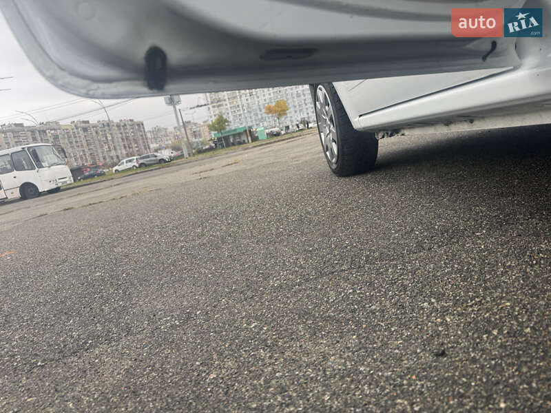 Хэтчбек Dacia Sandero 2012 в Киеве фото 17 Хэтчбек Dacia Sandero 2012 в Киеве