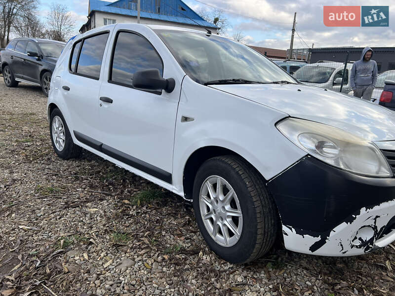 Хэтчбек Dacia Sandero 2010 в Калуше фото 6 Хэтчбек Dacia Sandero 2010 в Калуше