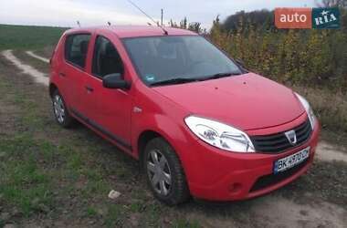 Хэтчбек Dacia Sandero 2009 в Ровно