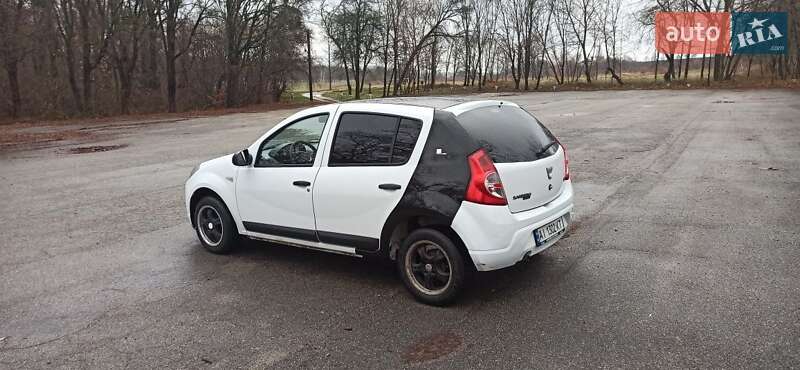 Хэтчбек Dacia Sandero 2012 в Черкассах