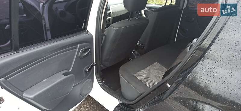 Хэтчбек Dacia Sandero 2012 в Черкассах