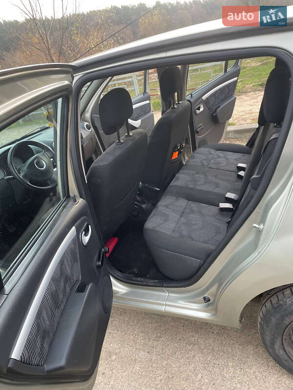 Хэтчбек Dacia Sandero 2008 в Чернигове