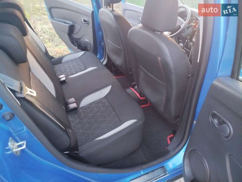 Хэтчбек Dacia Sandero 2013 в Смеле фото 18 Хэтчбек Dacia Sandero 2013 в Смеле