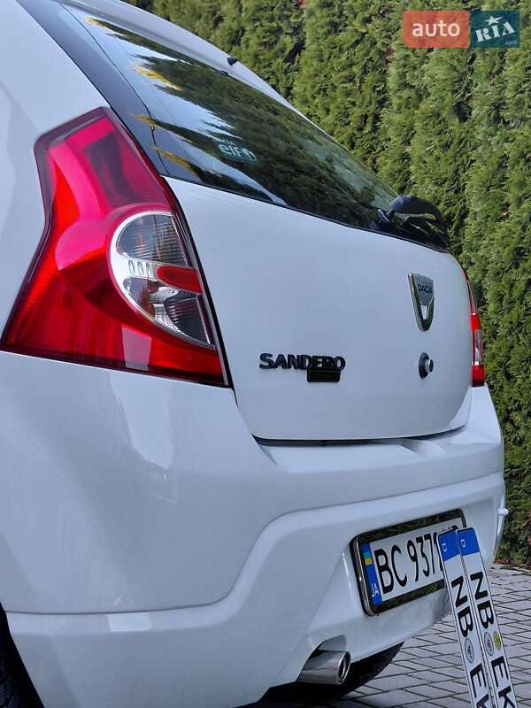 Хэтчбек Dacia Sandero 2010 в Самборе фото 40 Хэтчбек Dacia Sandero 2010 в Самборе