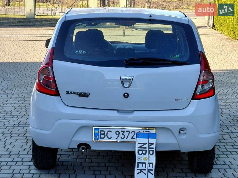 Хэтчбек Dacia Sandero 2010 в Самборе фото 46 Хэтчбек Dacia Sandero 2010 в Самборе